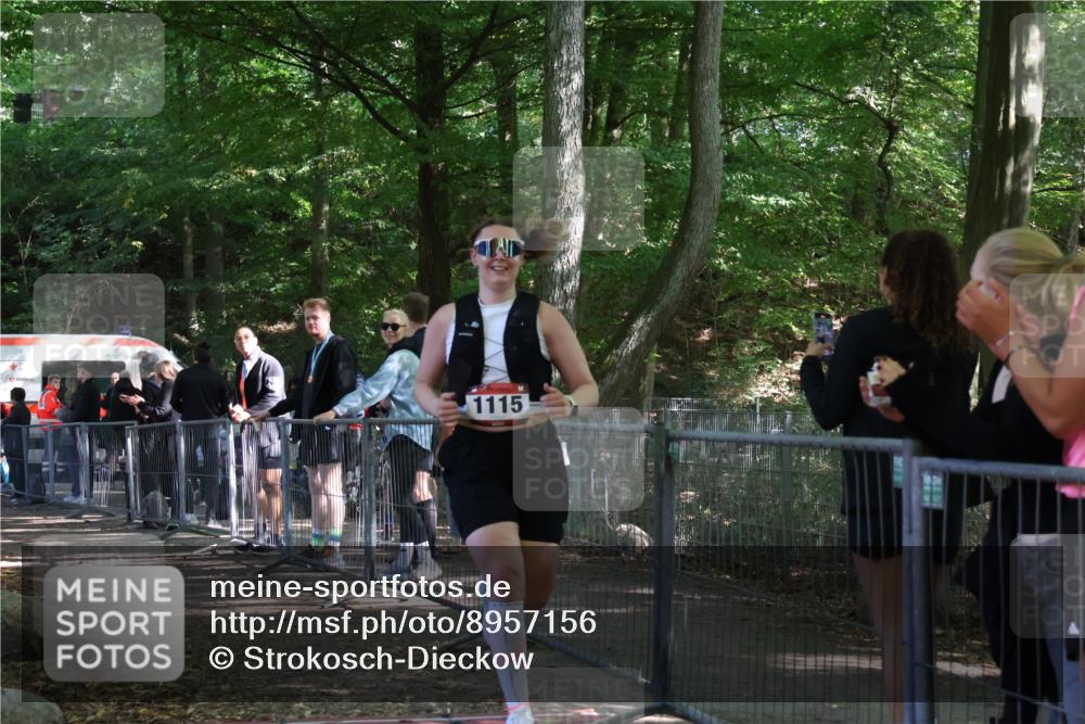 28.09.2025 - 33. Volkslauf durch das schöne Alstertal Strokosch-Dieckow http://msf.ph/oto/8957156 28.09.2025 13:01:54 Ziel 1115 meine-sportfotos.de