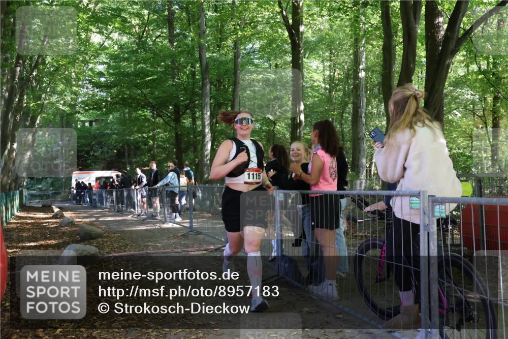 28.09.2025 - 33. Volkslauf durch das schöne Alstertal Strokosch-Dieckow http://msf.ph/oto/8957183 28.09.2025 13:01:56 Ziel 1115 meine-sportfotos.de