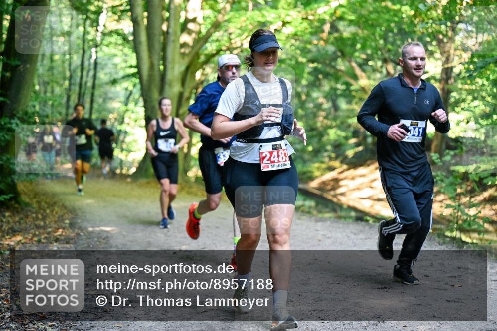 28.09.2025 - 33. Volkslauf durch das schöne Alstertal Dr. Thomas Lammeyer http://msf.ph/oto/8957188 28.09.2025 10:47:28 Laufen 2483, 041 meine-sportfotos.de