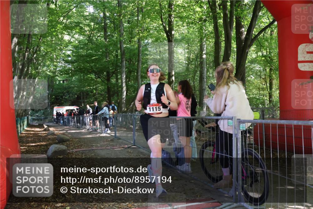 28.09.2025 - 33. Volkslauf durch das schöne Alstertal Strokosch-Dieckow http://msf.ph/oto/8957194 28.09.2025 13:01:56 Ziel 1115 meine-sportfotos.de