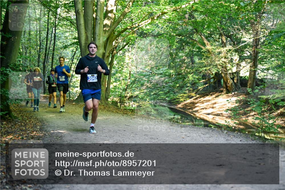 28.09.2025 - 33. Volkslauf durch das schöne Alstertal Dr. Thomas Lammeyer http://msf.ph/oto/8957201 28.09.2025 10:47:31 Laufen 3232, 2216, 3042 meine-sportfotos.de