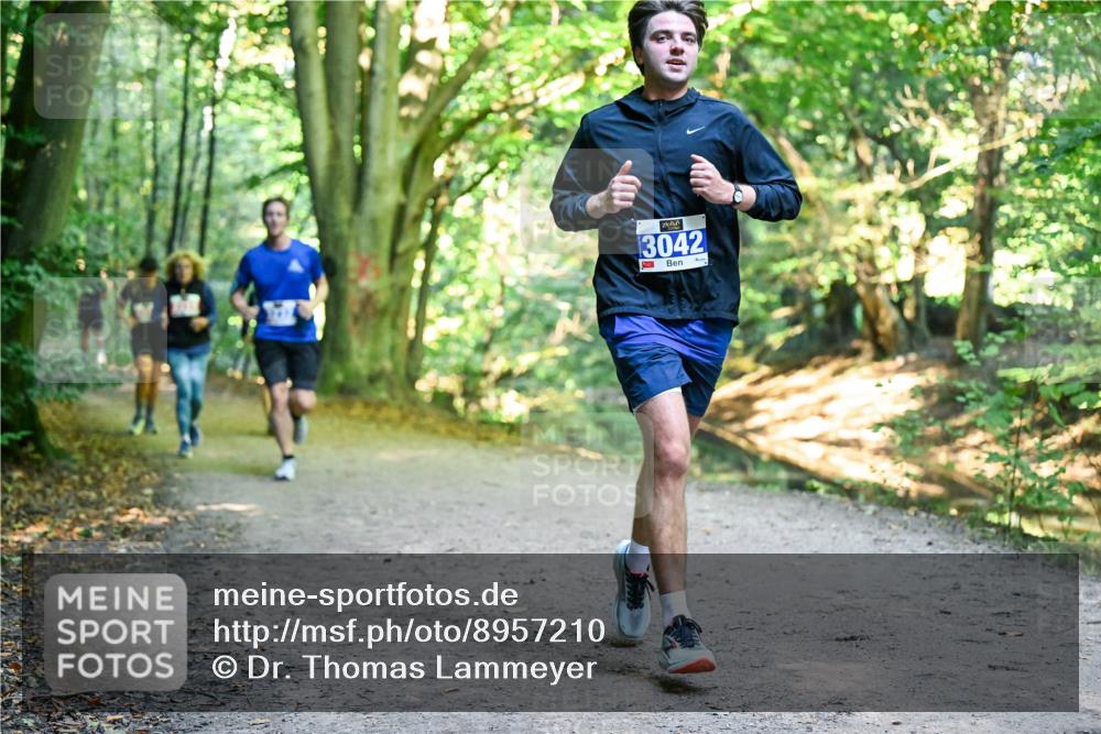 28.09.2025 - 33. Volkslauf durch das schöne Alstertal Dr. Thomas Lammeyer http://msf.ph/oto/8957210 28.09.2025 10:47:33 Laufen 3042 meine-sportfotos.de