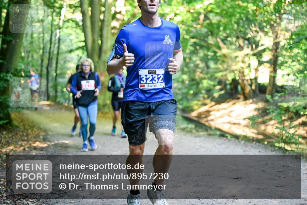 28.09.2025 - 33. Volkslauf durch das schöne Alstertal Dr. Thomas Lammeyer http://msf.ph/oto/8957230 28.09.2025 10:47:36 Laufen 3232 meine-sportfotos.de