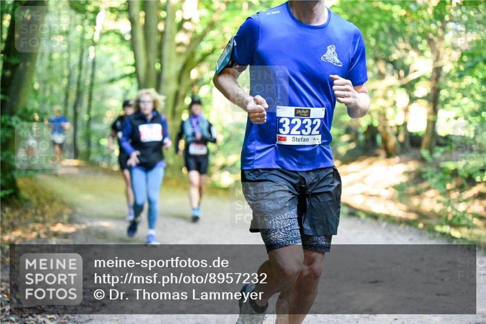 28.09.2025 - 33. Volkslauf durch das schöne Alstertal Dr. Thomas Lammeyer http://msf.ph/oto/8957232 28.09.2025 10:47:36 Laufen 3232 meine-sportfotos.de