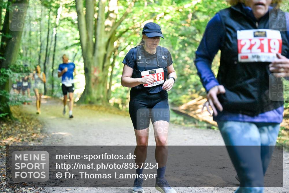 28.09.2025 - 33. Volkslauf durch das schöne Alstertal Dr. Thomas Lammeyer http://msf.ph/oto/8957254 28.09.2025 10:47:39 Laufen 18, 2219 meine-sportfotos.de
