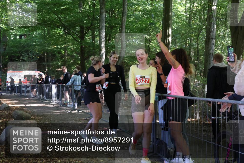 28.09.2025 - 33. Volkslauf durch das schöne Alstertal Strokosch-Dieckow http://msf.ph/oto/8957291 28.09.2025 13:02:20 Ziel 2278 meine-sportfotos.de