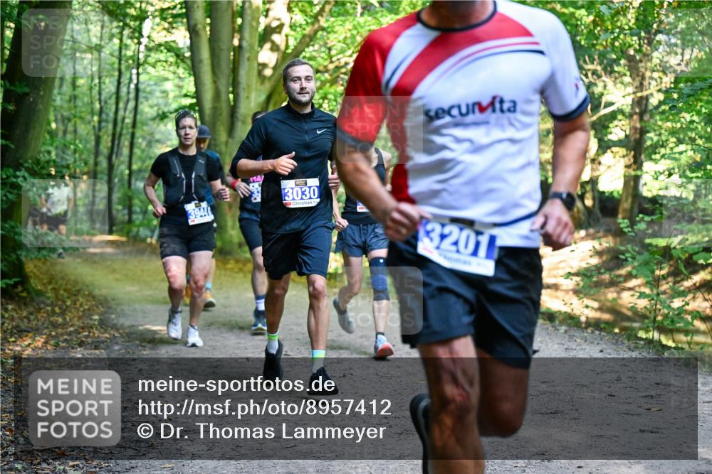 28.09.2025 - 33. Volkslauf durch das schöne Alstertal Dr. Thomas Lammeyer http://msf.ph/oto/8957412 28.09.2025 10:48:18 Laufen 3944, 3030, 3201 meine-sportfotos.de