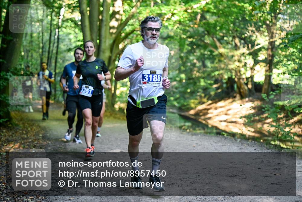 28.09.2025 - 33. Volkslauf durch das schöne Alstertal Dr. Thomas Lammeyer http://msf.ph/oto/8957450 28.09.2025 10:48:25 Laufen 3351, 3188 meine-sportfotos.de