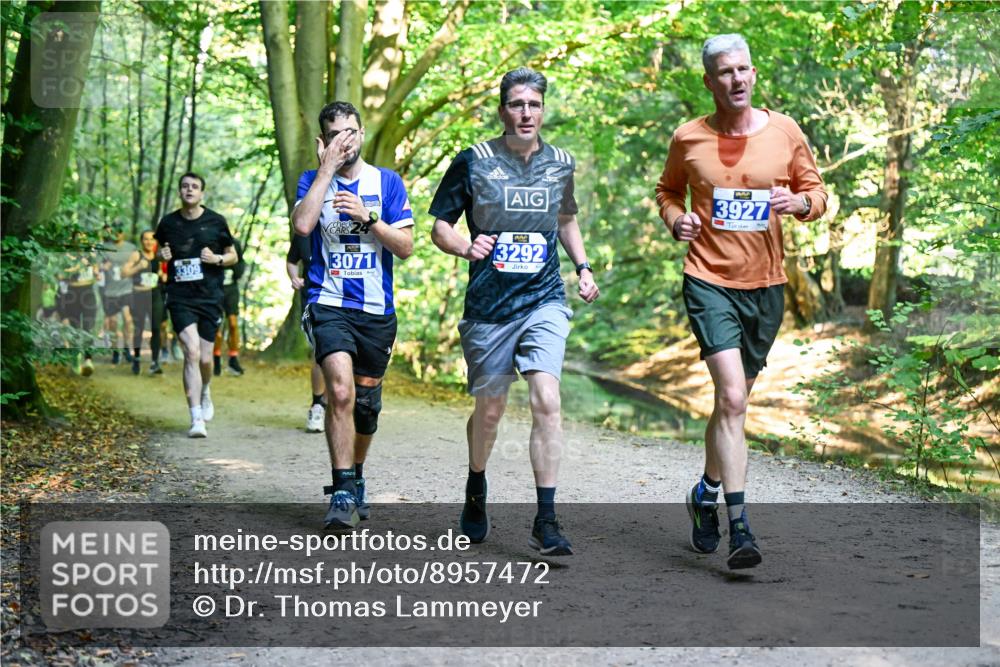 28.09.2025 - 33. Volkslauf durch das schöne Alstertal Dr. Thomas Lammeyer http://msf.ph/oto/8957472 28.09.2025 10:48:28 Laufen 3927, 24, 3071, 3292 meine-sportfotos.de