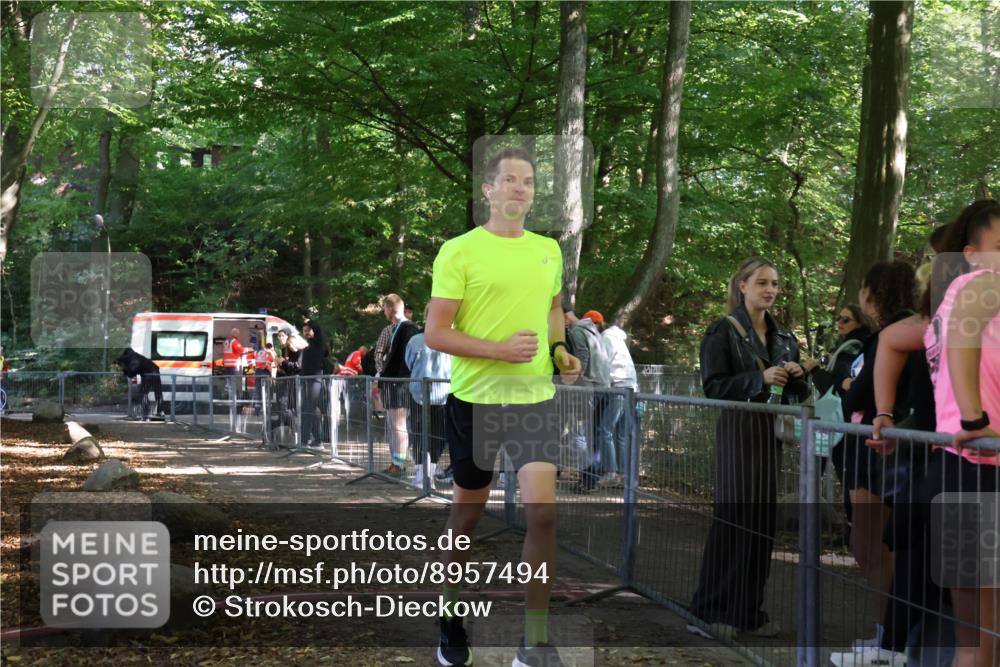 28.09.2025 - 33. Volkslauf durch das schöne Alstertal Strokosch-Dieckow http://msf.ph/oto/8957494 28.09.2025 13:03:19 Ziel  meine-sportfotos.de