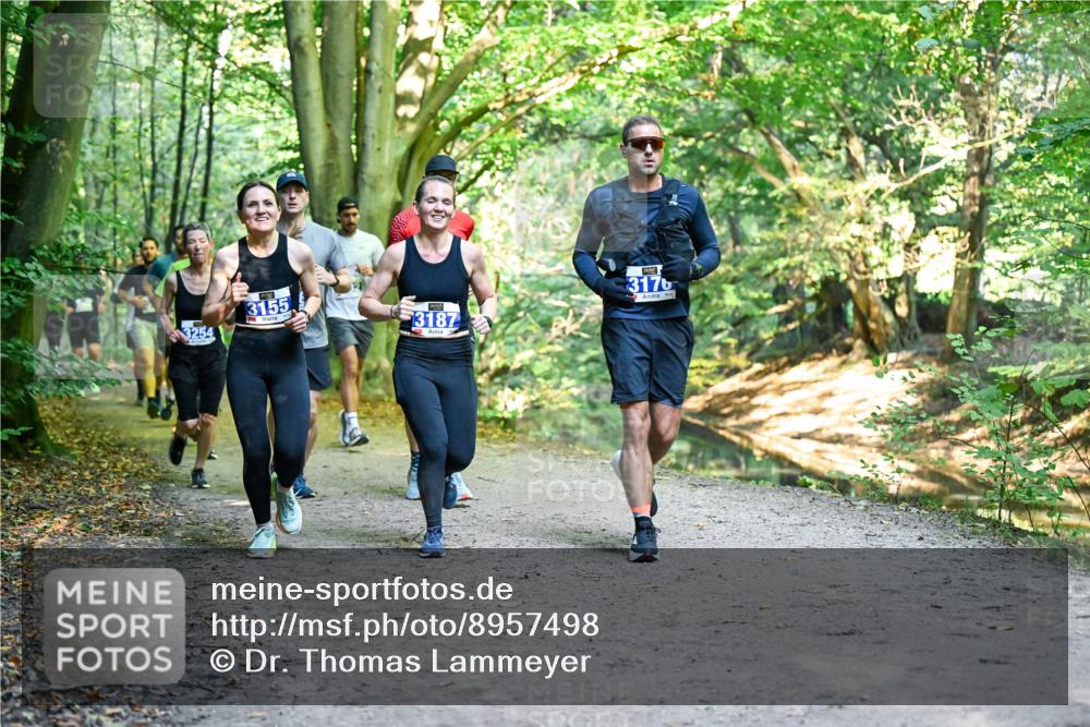 28.09.2025 - 33. Volkslauf durch das schöne Alstertal Dr. Thomas Lammeyer http://msf.ph/oto/8957498 28.09.2025 10:48:33 Laufen 3254, 3155, 3187, 3176 meine-sportfotos.de