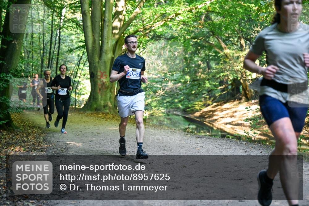 28.09.2025 - 33. Volkslauf durch das schöne Alstertal Dr. Thomas Lammeyer http://msf.ph/oto/8957625 28.09.2025 10:48:53 Laufen 3344, 3093, 3052 meine-sportfotos.de