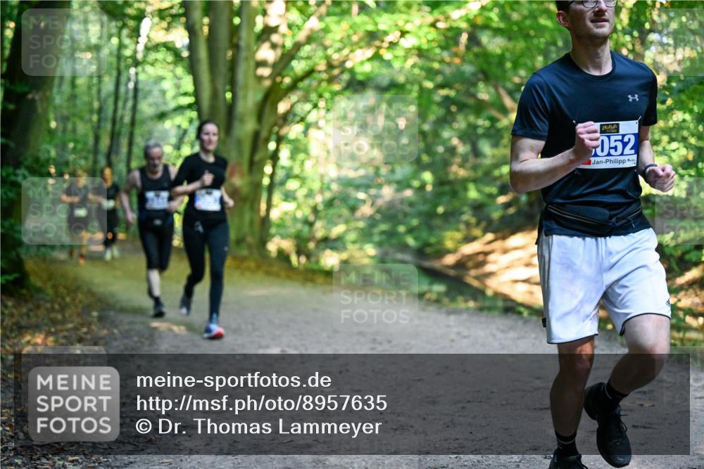 28.09.2025 - 33. Volkslauf durch das schöne Alstertal Dr. Thomas Lammeyer http://msf.ph/oto/8957635 28.09.2025 10:48:54 Laufen 052 meine-sportfotos.de