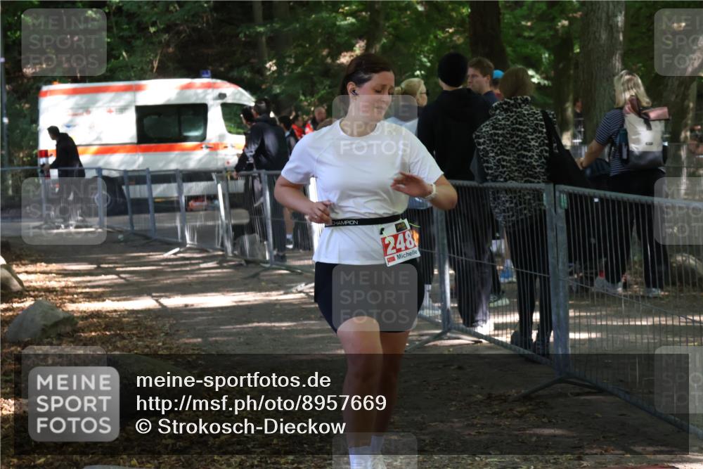 28.09.2025 - 33. Volkslauf durch das schöne Alstertal Strokosch-Dieckow http://msf.ph/oto/8957669 28.09.2025 13:04:16 Ziel 2483 meine-sportfotos.de
