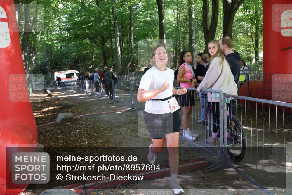 28.09.2025 - 33. Volkslauf durch das schöne Alstertal Strokosch-Dieckow http://msf.ph/oto/8957694 28.09.2025 13:04:18 Ziel  meine-sportfotos.de