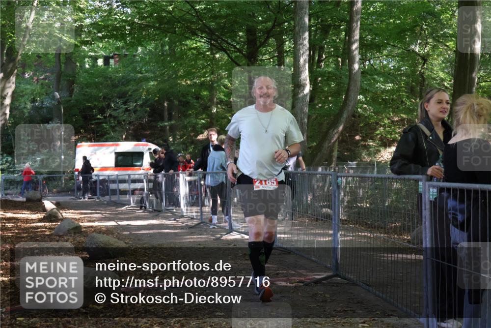 28.09.2025 - 33. Volkslauf durch das schöne Alstertal Strokosch-Dieckow http://msf.ph/oto/8957716 28.09.2025 13:04:44 Ziel 2185 meine-sportfotos.de