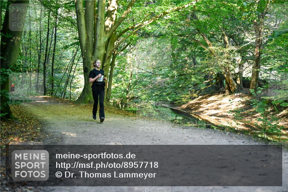 28.09.2025 - 33. Volkslauf durch das schöne Alstertal Dr. Thomas Lammeyer http://msf.ph/oto/8957718 28.09.2025 10:49:11 Laufen  meine-sportfotos.de