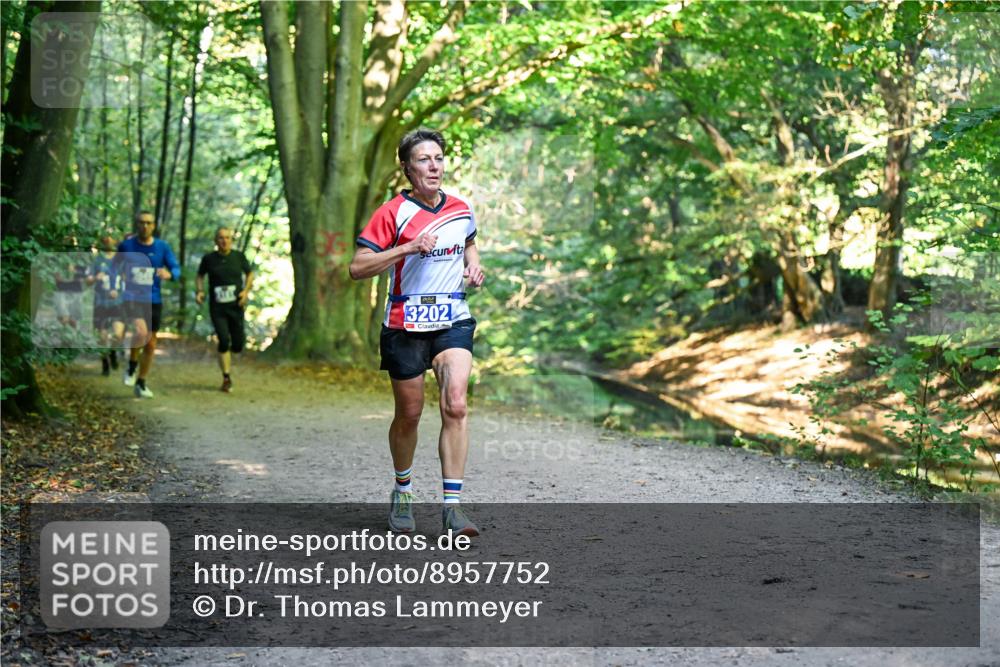 28.09.2025 - 33. Volkslauf durch das schöne Alstertal Dr. Thomas Lammeyer http://msf.ph/oto/8957752 28.09.2025 10:49:20 Laufen 3202 meine-sportfotos.de