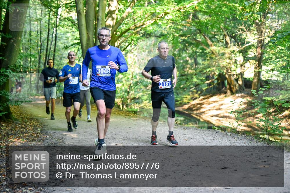 28.09.2025 - 33. Volkslauf durch das schöne Alstertal Dr. Thomas Lammeyer http://msf.ph/oto/8957776 28.09.2025 10:49:24 Laufen 3298, 3049, 3181 meine-sportfotos.de