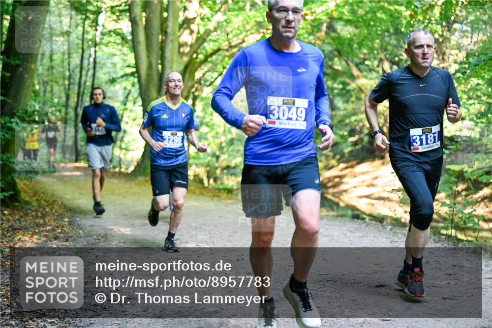 28.09.2025 - 33. Volkslauf durch das schöne Alstertal Dr. Thomas Lammeyer http://msf.ph/oto/8957783 28.09.2025 10:49:25 Laufen 3298, 3049, 3181 meine-sportfotos.de