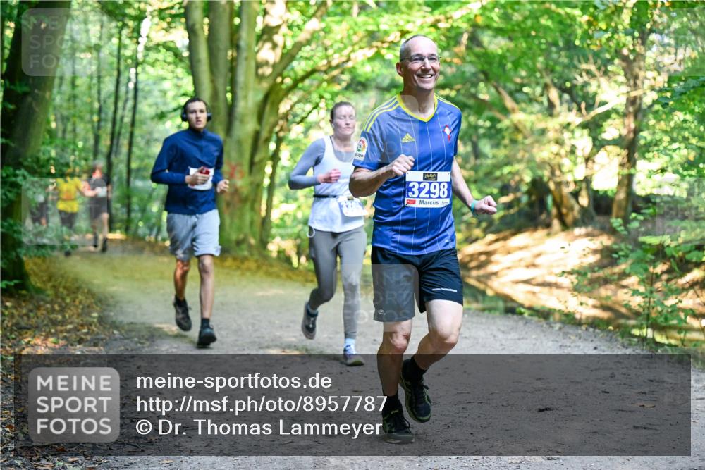 28.09.2025 - 33. Volkslauf durch das schöne Alstertal Dr. Thomas Lammeyer http://msf.ph/oto/8957787 28.09.2025 10:49:26 Laufen 13298 meine-sportfotos.de