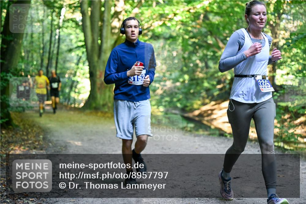 28.09.2025 - 33. Volkslauf durch das schöne Alstertal Dr. Thomas Lammeyer http://msf.ph/oto/8957797 28.09.2025 10:49:27 Laufen 8, 31524, 3385 meine-sportfotos.de