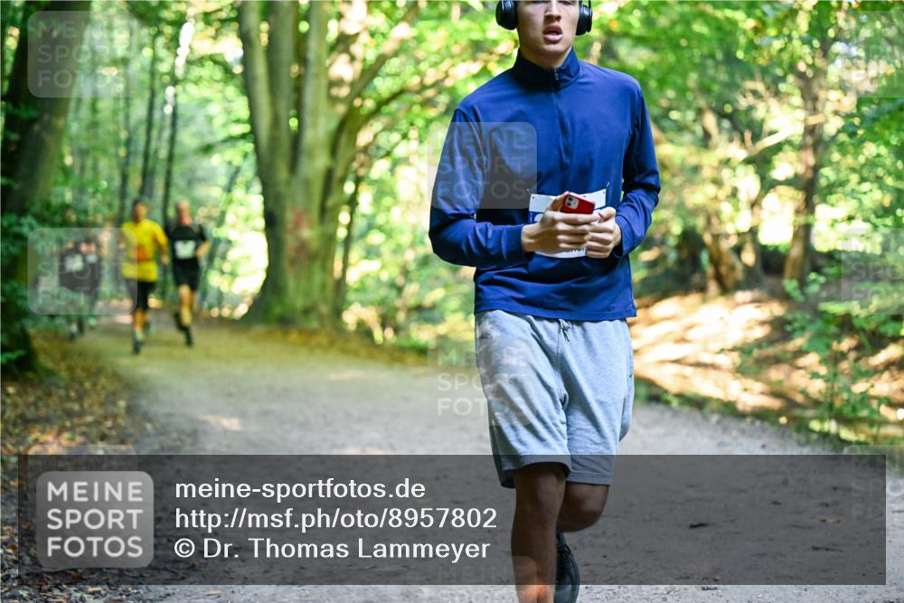 28.09.2025 - 33. Volkslauf durch das schöne Alstertal Dr. Thomas Lammeyer http://msf.ph/oto/8957802 28.09.2025 10:49:28 Laufen  meine-sportfotos.de