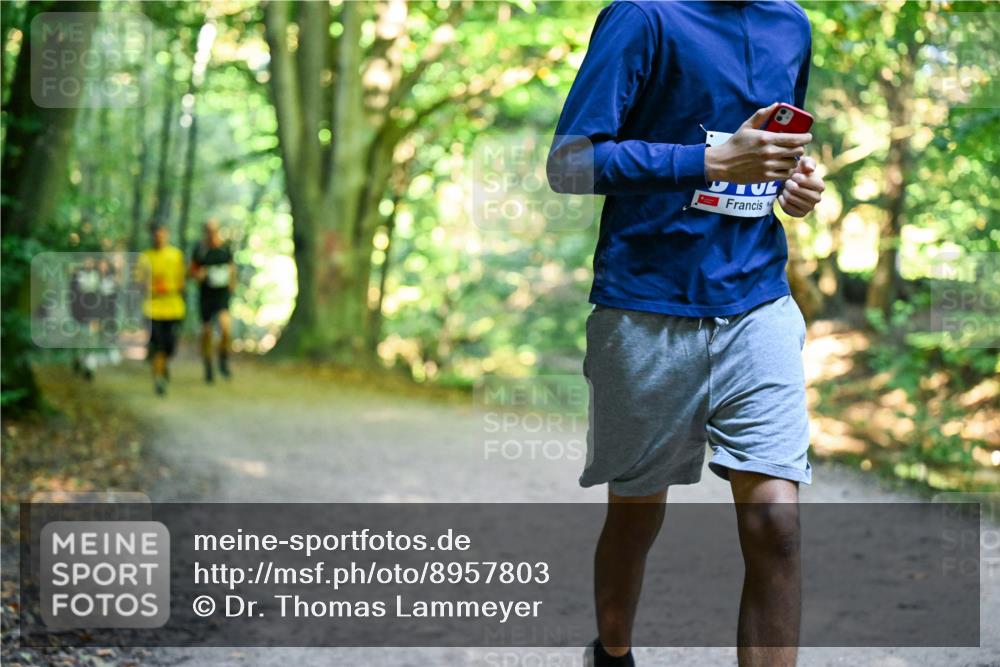 28.09.2025 - 33. Volkslauf durch das schöne Alstertal Dr. Thomas Lammeyer http://msf.ph/oto/8957803 28.09.2025 10:49:28 Laufen  meine-sportfotos.de