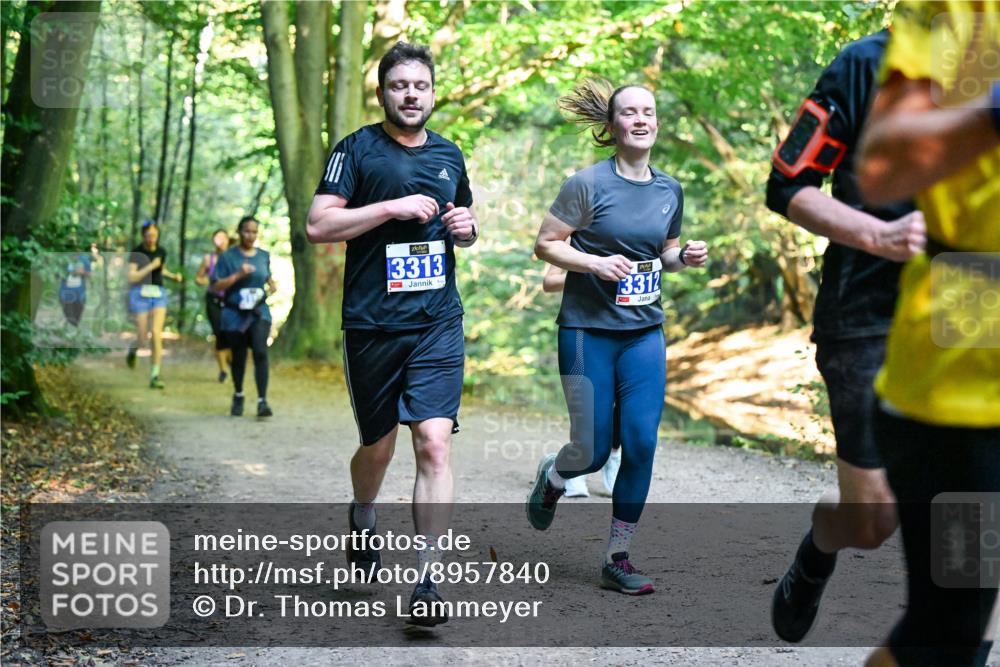 28.09.2025 - 33. Volkslauf durch das schöne Alstertal Dr. Thomas Lammeyer http://msf.ph/oto/8957840 28.09.2025 10:49:34 Laufen 3313, 3312 meine-sportfotos.de