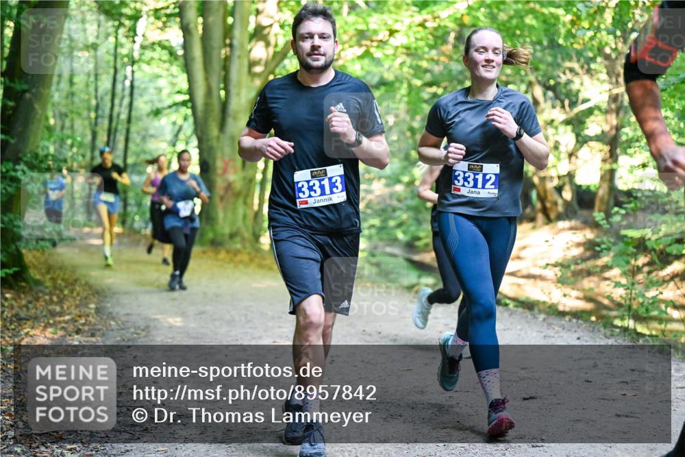 28.09.2025 - 33. Volkslauf durch das schöne Alstertal Dr. Thomas Lammeyer http://msf.ph/oto/8957842 28.09.2025 10:49:34 Laufen 3313, 3312 meine-sportfotos.de