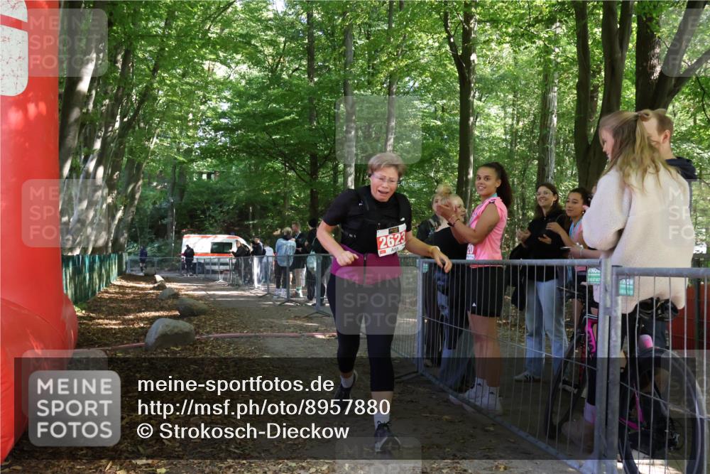 28.09.2025 - 33. Volkslauf durch das schöne Alstertal Strokosch-Dieckow http://msf.ph/oto/8957880 28.09.2025 13:05:45 Ziel  meine-sportfotos.de