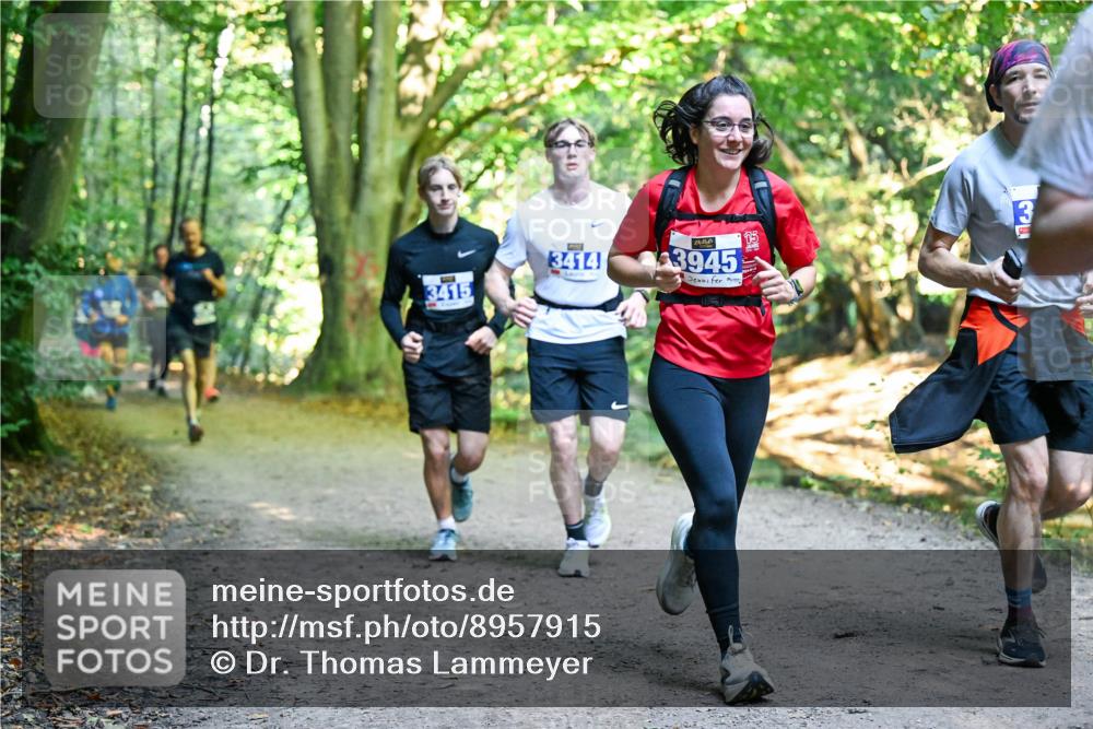 28.09.2025 - 33. Volkslauf durch das schöne Alstertal Dr. Thomas Lammeyer http://msf.ph/oto/8957915 28.09.2025 10:49:49 Laufen 3415, 40, 2, 3414, 3945, 15 meine-sportfotos.de