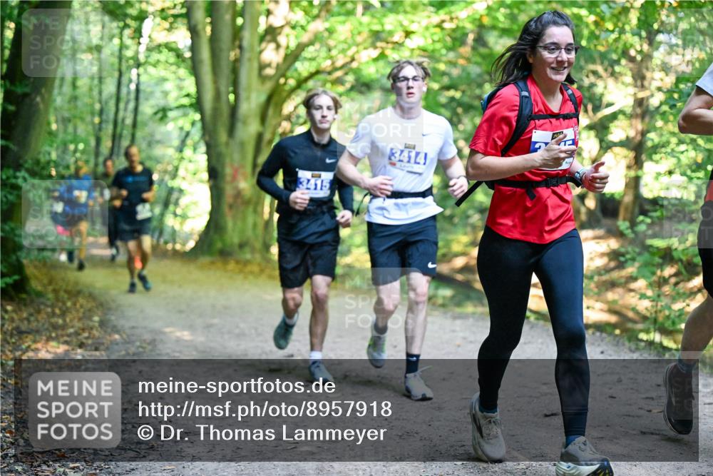 28.09.2025 - 33. Volkslauf durch das schöne Alstertal Dr. Thomas Lammeyer http://msf.ph/oto/8957918 28.09.2025 10:49:50 Laufen 3415, 3414 meine-sportfotos.de