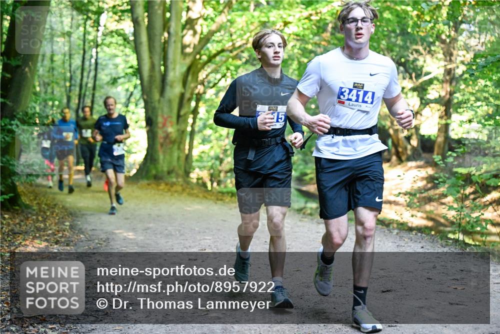 28.09.2025 - 33. Volkslauf durch das schöne Alstertal Dr. Thomas Lammeyer http://msf.ph/oto/8957922 28.09.2025 10:49:50 Laufen 15, 3414 meine-sportfotos.de