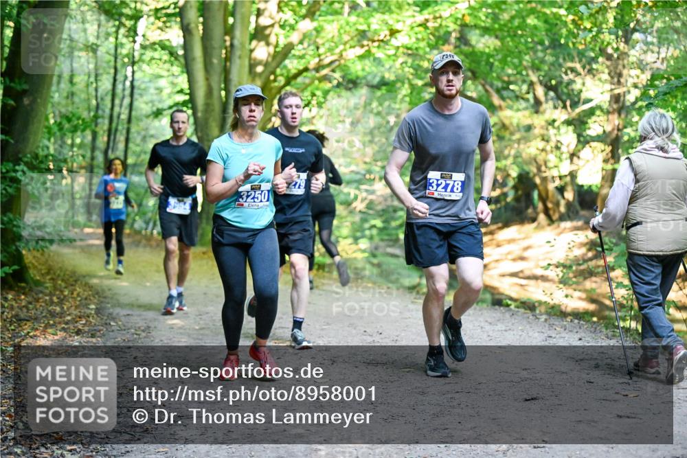 28.09.2025 - 33. Volkslauf durch das schöne Alstertal Dr. Thomas Lammeyer http://msf.ph/oto/8958001 28.09.2025 10:50:05 Laufen 3250, 3278 meine-sportfotos.de