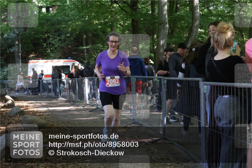 28.09.2025 - 33. Volkslauf durch das schöne Alstertal Strokosch-Dieckow http://msf.ph/oto/8958003 28.09.2025 13:07:23 Ziel 2092 meine-sportfotos.de
