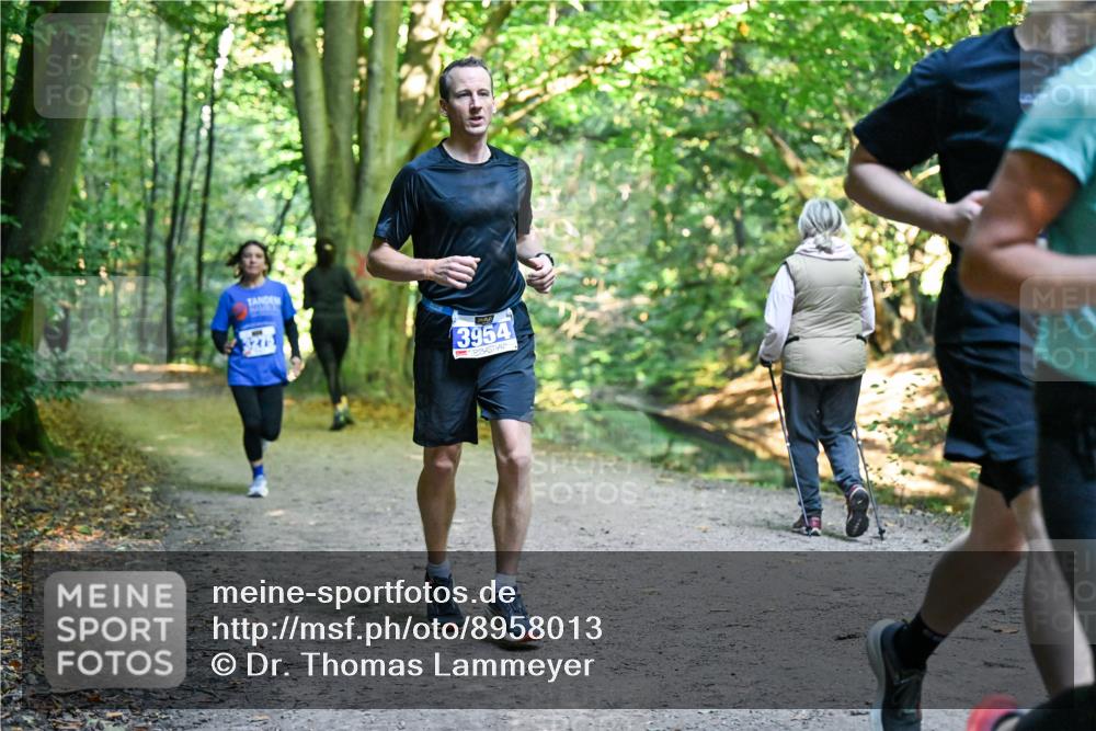 28.09.2025 - 33. Volkslauf durch das schöne Alstertal Dr. Thomas Lammeyer http://msf.ph/oto/8958013 28.09.2025 10:50:07 Laufen 3954 meine-sportfotos.de