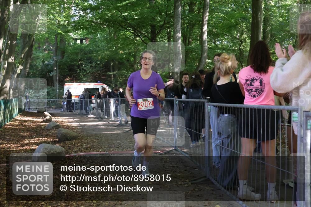 28.09.2025 - 33. Volkslauf durch das schöne Alstertal Strokosch-Dieckow http://msf.ph/oto/8958015 28.09.2025 13:07:24 Ziel 2092 meine-sportfotos.de