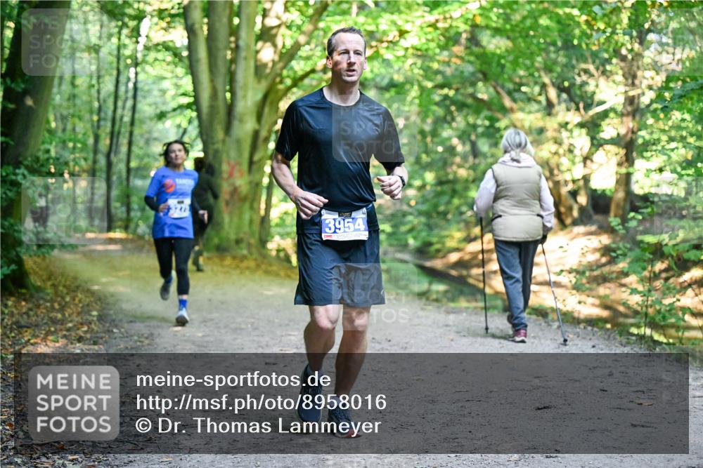 28.09.2025 - 33. Volkslauf durch das schöne Alstertal Dr. Thomas Lammeyer http://msf.ph/oto/8958016 28.09.2025 10:50:07 Laufen 3954 meine-sportfotos.de