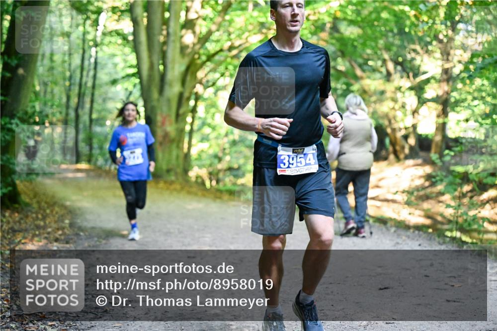 28.09.2025 - 33. Volkslauf durch das schöne Alstertal Dr. Thomas Lammeyer http://msf.ph/oto/8958019 28.09.2025 10:50:08 Laufen 3954 meine-sportfotos.de