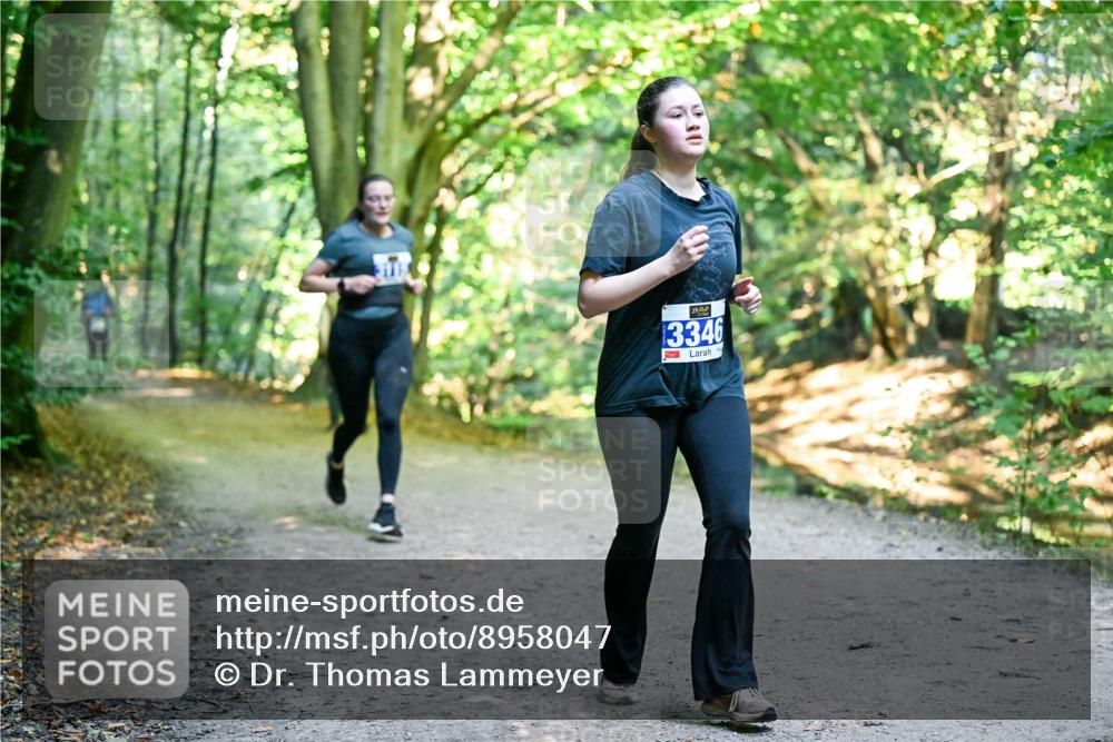 28.09.2025 - 33. Volkslauf durch das schöne Alstertal Dr. Thomas Lammeyer http://msf.ph/oto/8958047 28.09.2025 10:50:16 Laufen 30, 3346 meine-sportfotos.de