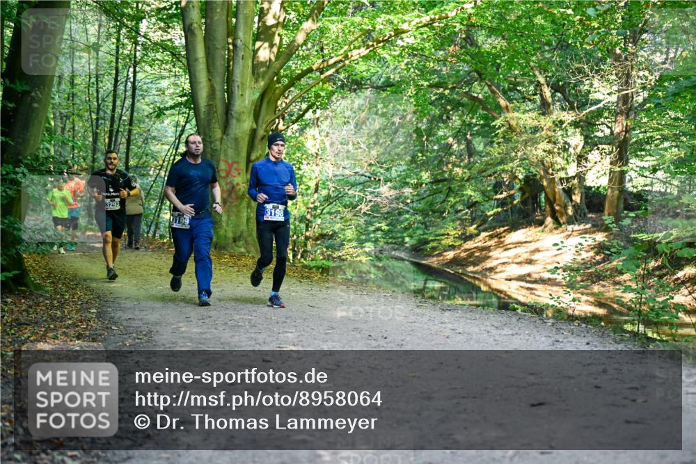 28.09.2025 - 33. Volkslauf durch das schöne Alstertal Dr. Thomas Lammeyer http://msf.ph/oto/8958064 28.09.2025 10:50:23 Laufen 3293, 3199, 3198 meine-sportfotos.de