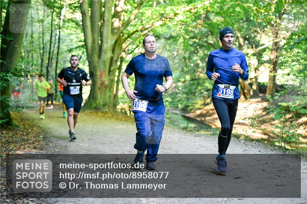 28.09.2025 - 33. Volkslauf durch das schöne Alstertal Dr. Thomas Lammeyer http://msf.ph/oto/8958077 28.09.2025 10:50:25 Laufen 3199, 3198 meine-sportfotos.de