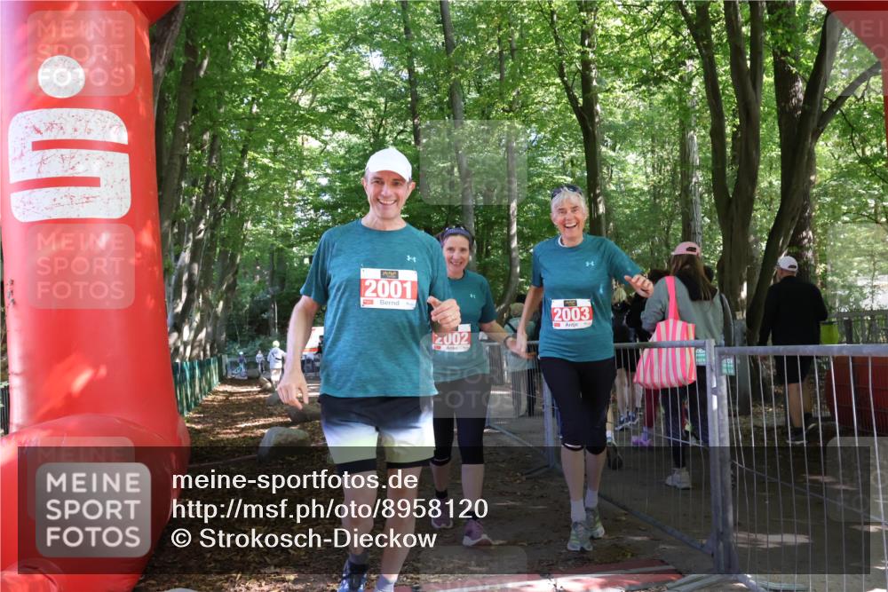 28.09.2025 - 33. Volkslauf durch das schöne Alstertal Strokosch-Dieckow http://msf.ph/oto/8958120 28.09.2025 13:09:12 Ziel  meine-sportfotos.de