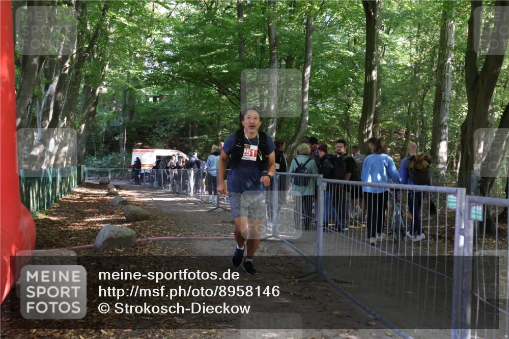 28.09.2025 - 33. Volkslauf durch das schöne Alstertal Strokosch-Dieckow http://msf.ph/oto/8958146 28.09.2025 13:09:49 Ziel 2251 meine-sportfotos.de