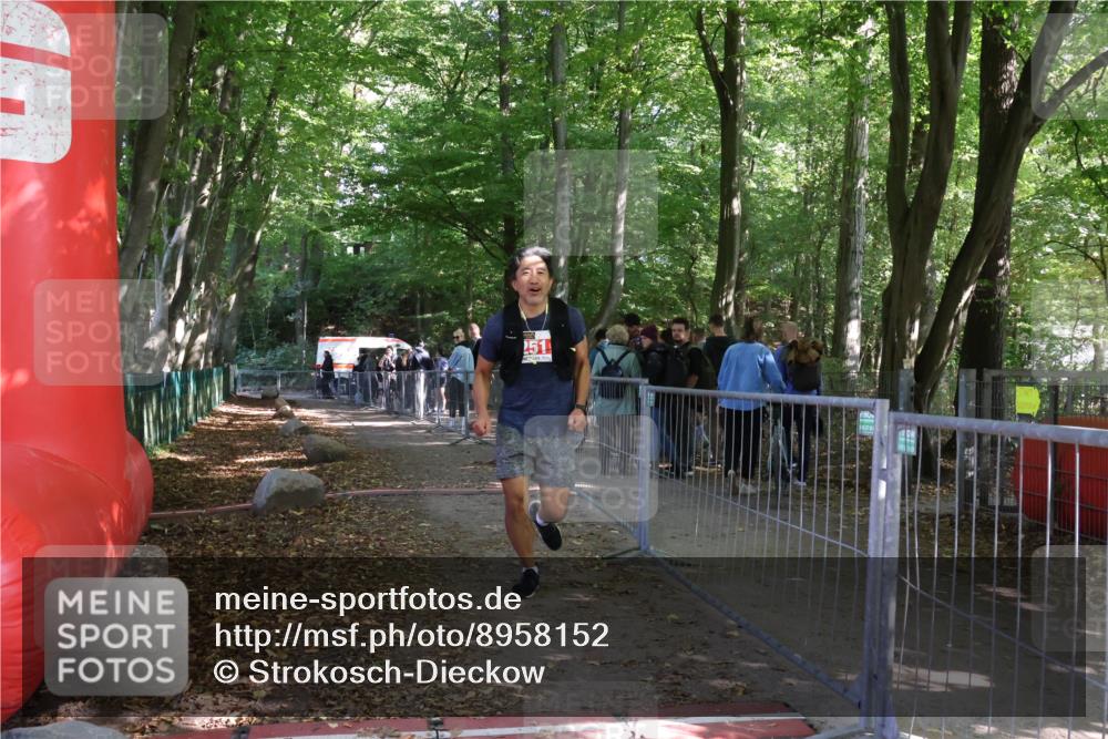 28.09.2025 - 33. Volkslauf durch das schöne Alstertal Strokosch-Dieckow http://msf.ph/oto/8958152 28.09.2025 13:09:50 Ziel  meine-sportfotos.de
