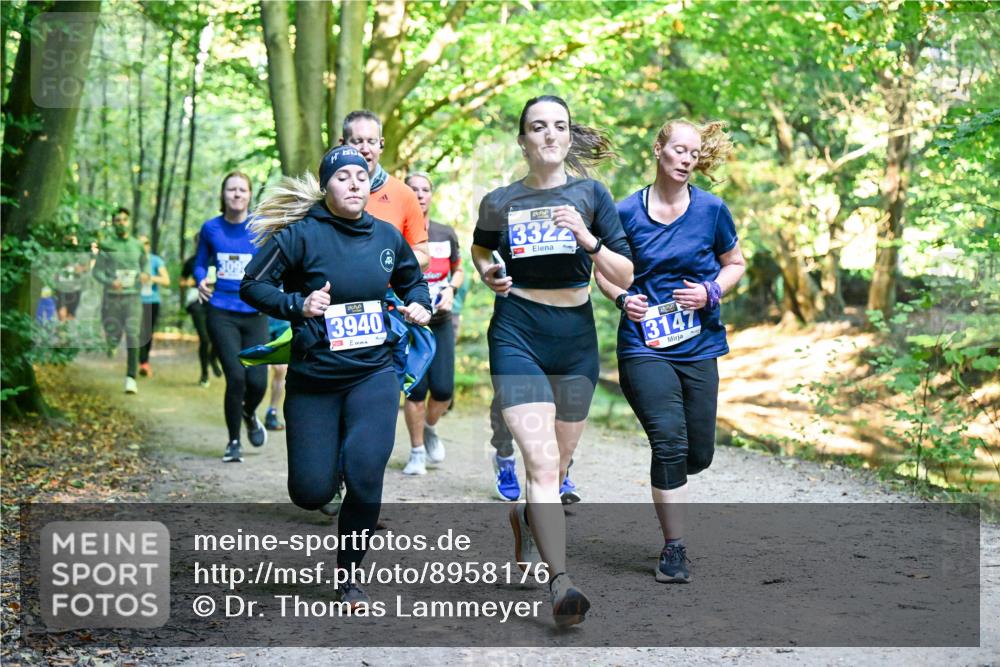 28.09.2025 - 33. Volkslauf durch das schöne Alstertal Dr. Thomas Lammeyer http://msf.ph/oto/8958176 28.09.2025 10:50:44 Laufen 3940, 3322, 3147 meine-sportfotos.de