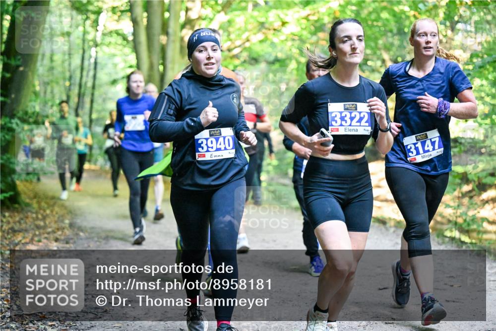 28.09.2025 - 33. Volkslauf durch das schöne Alstertal Dr. Thomas Lammeyer http://msf.ph/oto/8958181 28.09.2025 10:50:45 Laufen 3940, 3322, 3147 meine-sportfotos.de
