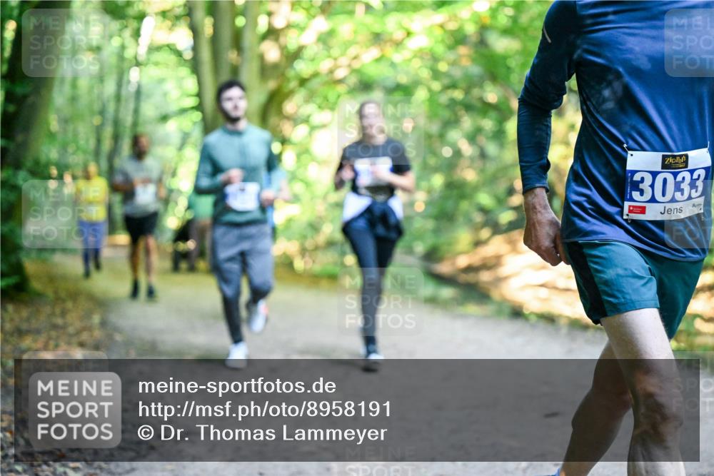 28.09.2025 - 33. Volkslauf durch das schöne Alstertal Dr. Thomas Lammeyer http://msf.ph/oto/8958191 28.09.2025 10:50:48 Laufen 3033 meine-sportfotos.de