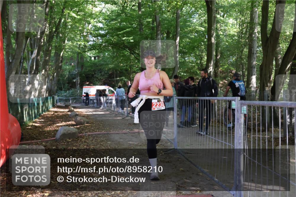28.09.2025 - 33. Volkslauf durch das schöne Alstertal Strokosch-Dieckow http://msf.ph/oto/8958210 28.09.2025 13:10:38 Ziel 2238 meine-sportfotos.de